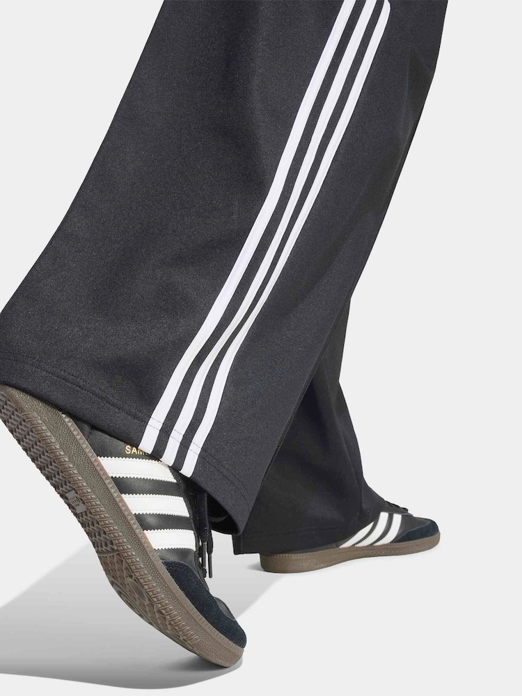 adidas Originals Black Oversized Joggers - Image 5 of 5 adidas Originals Black Oversized Joggers - Image 5 of 5