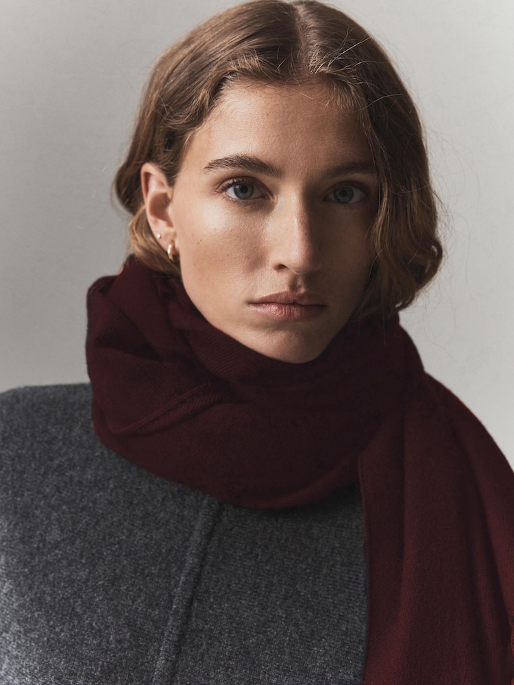 Burgundy Red N.Premium Made in Italy Twill Midweight Shawl Scarf - Image 4 of 4