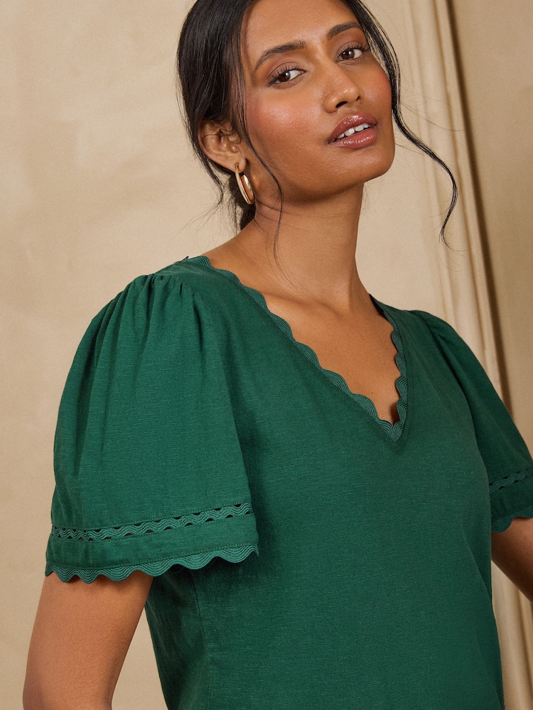 Love & Roses Forest Green Petite Scallop V-Neck T-Shirt - Image 2 of 4 Love & Roses Forest Green Petite Scallop V-Neck T-Shirt - Image 2 of 4