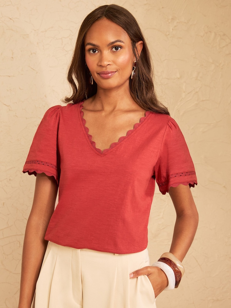 Marrón óxido - Camiseta de cuello en V festoneado Love & Roses - Imagen 4 de 4