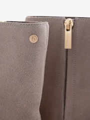 رمادي مدبب - بوت بارتفاع حتى الكاحل بمقدمة مربعة من B by Ted Baker - صورة 9 من 9
