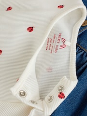 Denim bordado - Conjunto de Pichi y Bodi para Bebé 3 Pieces con medias (01 mes -22 años) - Imagen 5 de 6