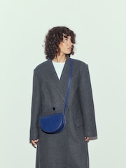 Asul - Leather Saddle Cross-Body Bag - Larawan 1 ng 10