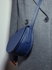 Asul - Leather Saddle Cross-Body Bag - Larawan 3 ng 10