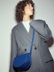 Asul - Leather Saddle Cross-Body Bag - Larawan 5 ng 10