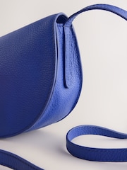 Asul - Leather Saddle Cross-Body Bag - Larawan 8 ng 10