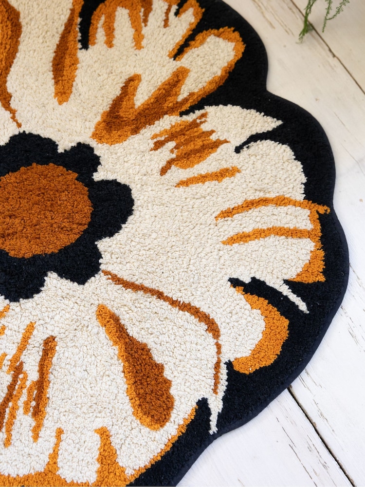 Rockett St George Amber Shaped Flower 100% Cotton Bath Mat - Image 2 of 6 Rockett St George Amber Shaped Flower 100% Cotton Bath Mat - Image 2 of 6