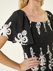 فستان متوسط الطول بتصميم مُجمّع بحواف مطبوعة من Roman - Image 5 of 5