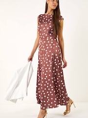 Brun - Midikjole med høy hals og romersk prikktrykk - Bilde 2 av 5