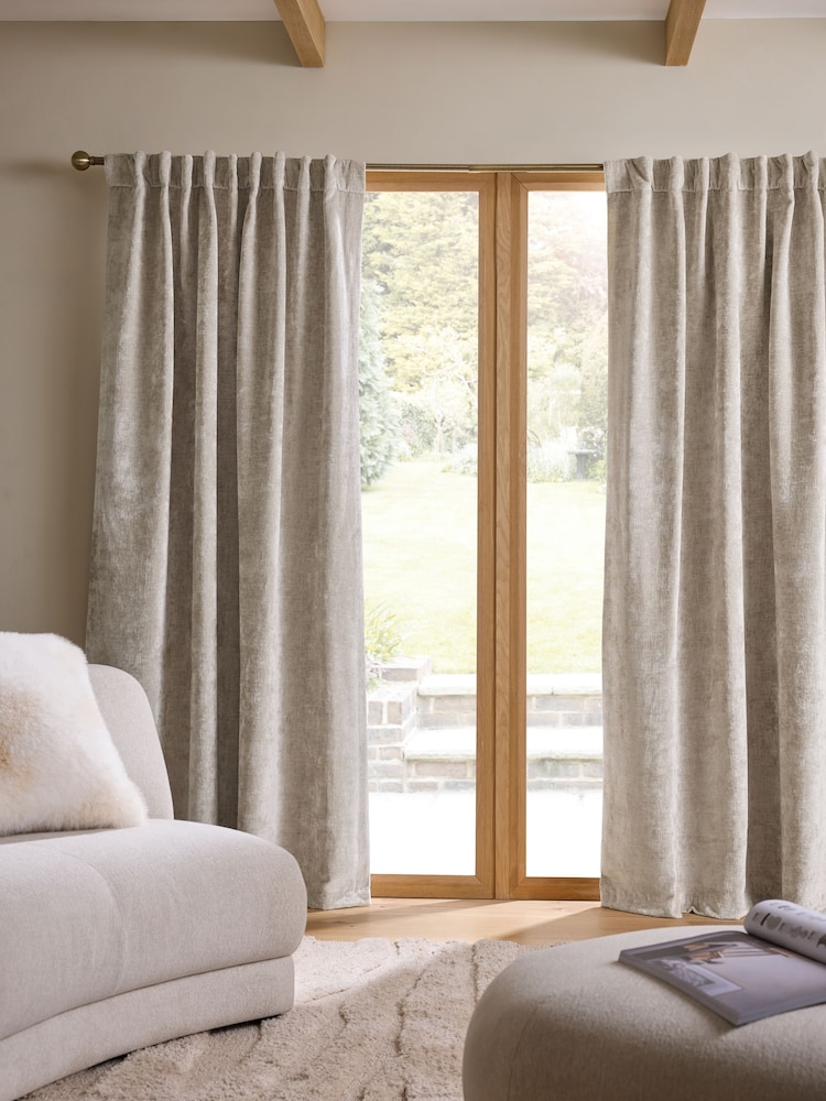 Plush Chenille Blackout/Thermal Hidden Tab Top Curtains - صورة 2 من 5 Plush Chenille Blackout/Thermal Hidden Tab Top Curtains - صورة 2 من 5