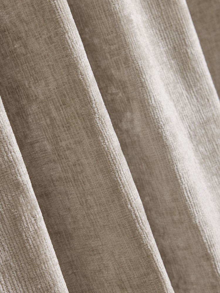 Plush Chenille Blackout/Thermal Hidden Tab Top Curtains - صورة 5 من 5 Plush Chenille Blackout/Thermal Hidden Tab Top Curtains - صورة 5 من 5