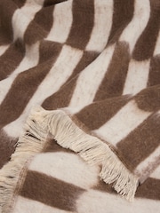 Poodle & Blonde Glaze Brushed Throw - صورة 3 من 7