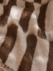 Poodle & Blonde Glaze Brushed Throw - صورة 5 من 7