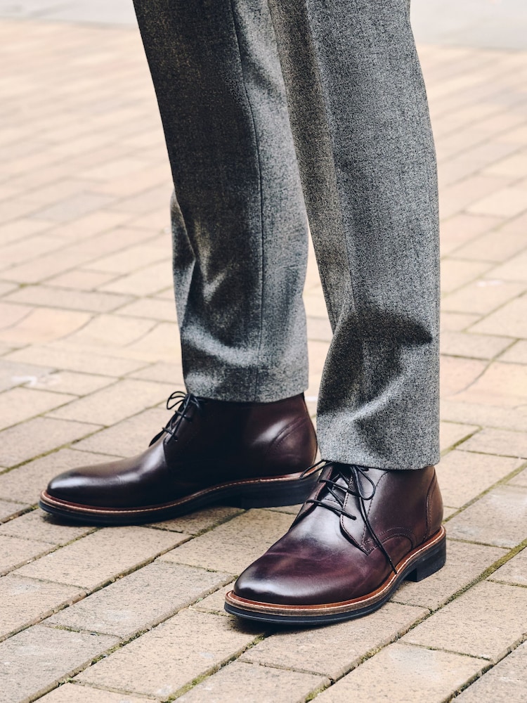 Tan Brown Toecap Leather Boots - Image 1 of 2 Tan Brown Toecap Leather Boots - Image 1 of 2