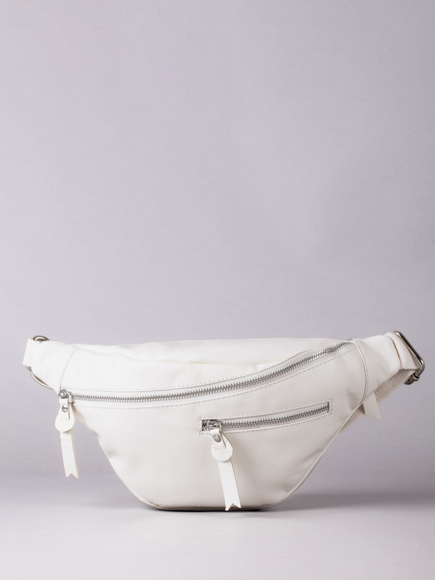 Lakeland Leather Women's 'Tarn' Leather Sling Bag in Off White - Image 3