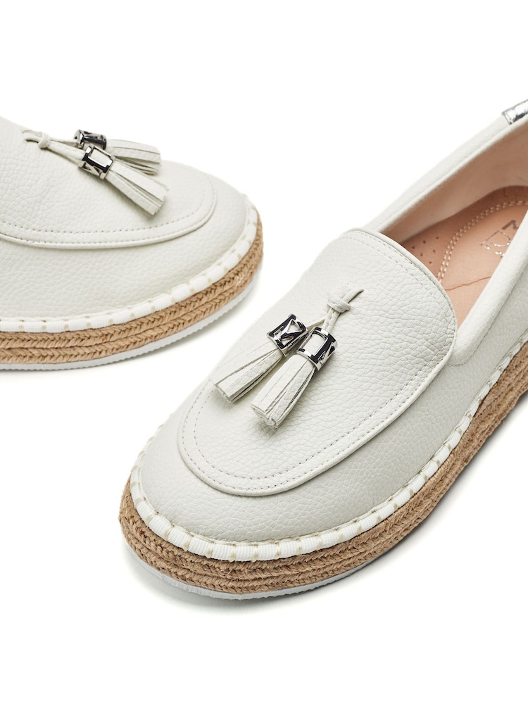 Moda in Pelle White Elga Tassle Trim Espadrilles - Image 4 of 4 Moda in Pelle White Elga Tassle Trim Espadrilles - Image 4 of 4