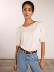 Baukjen Carrie Relaxed Boat Neck T-Shirt - תמונה 1 מתוך 6