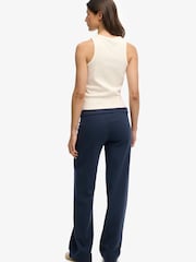 أزرق - بنطلون مخطط مصنوع من الجيرسيه من مجموعة Athletic Essentials من Superdry - صورة 4 من 6