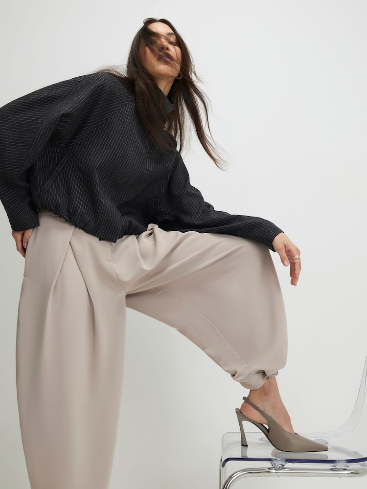 River Island Brown High Waisted Pleated Hareem Trousers - Image 2 of 4