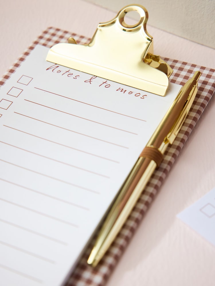 Cream Hamish the Highland Cow List Pad and Pen - Image 2 of 4