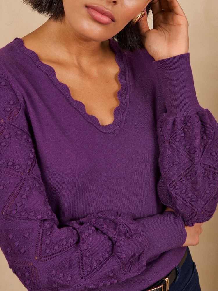 Love & Roses Stitch Sleeve Detail Scalloped V-Neck Knitted Jumper - 4суретінің 2 суреті