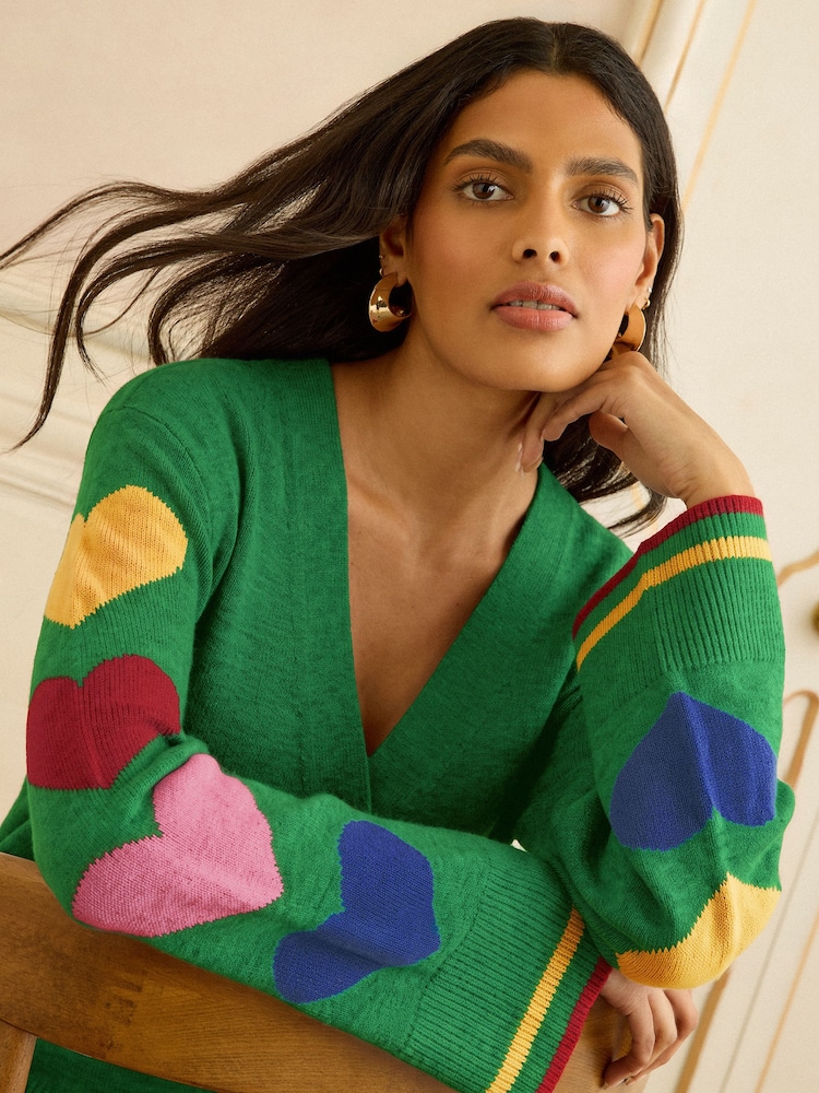Green Heart Detail - Love & Roses V-Neck Knitted Cardigan - Obraz 2 z 4