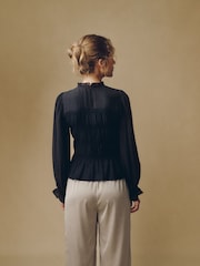 Negro - Laura Ashley Shirred Long Sleeve Blouse - Imagen 4 de 8