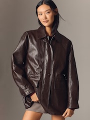 Anthropologie Jacke aus braunem Kunstleder mit Taillenraffung - Bild 3 von 4