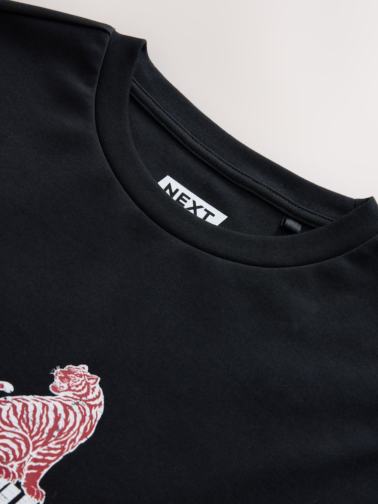 Black Japan Slim Fit Motionflex Soft Graphic T-Shirt - Image 3 of 3 Black Japan Slim Fit Motionflex Soft Graphic T-Shirt - Image 3 of 3
