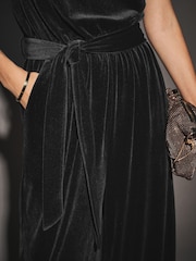 Black Sleeveless Barrel Leg Velvet Jumpsuit - Image 5 of 8