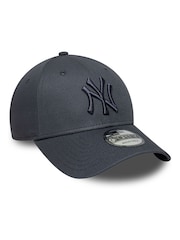 New Era Black League Essential 9Forty New York Yankees Cap - Image 3 of 5