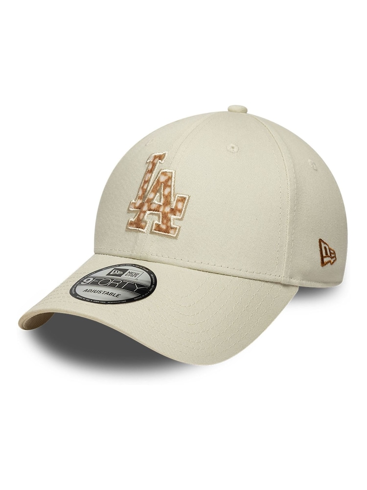 New Era Natural Faux Deer Print Infill 9Forty New York Yankees Cap - Image 1 of 5 New Era Natural Faux Deer Print Infill 9Forty New York Yankees Cap - Image 1 of 5