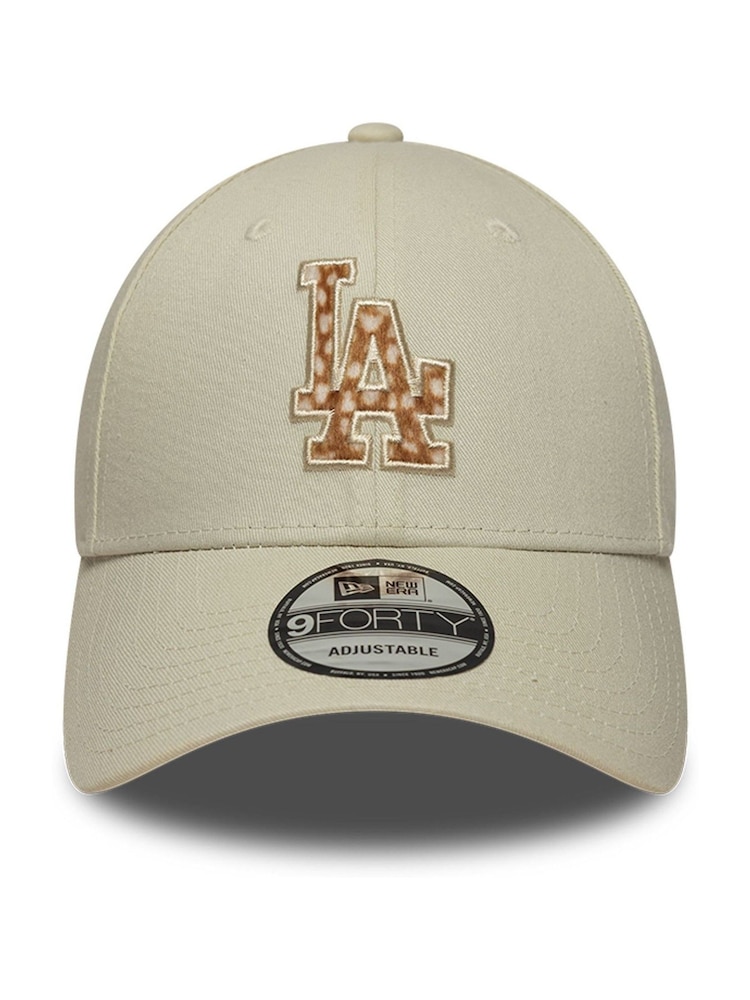 New Era Natural Faux Deer Print Infill 9Forty New York Yankees Cap - Image 2 of 5 New Era Natural Faux Deer Print Infill 9Forty New York Yankees Cap - Image 2 of 5