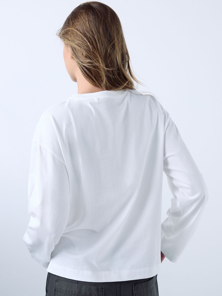 White Snoopy Licence Graphic Crew Neck Long Sleeve Top - Image 6 of 6 White Snoopy Licence Graphic Crew Neck Long Sleeve Top - Image 6 of 6