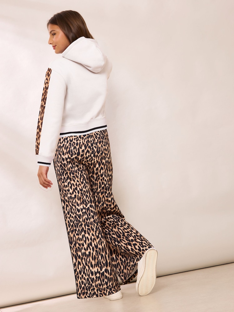 Lipsy Leopard Print Hoodie and Joggers Sweat Set (5-14yrs) - Imagen 5 de 5 Lipsy Leopard Print Hoodie and Joggers Sweat Set (5-14yrs) - Imagen 5 de 5