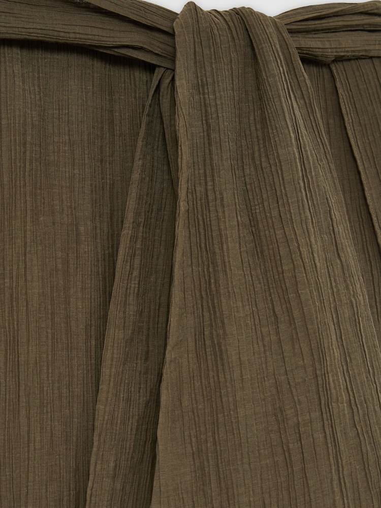 Reiss Khaki Green Gemma Cotton-Blend Plissé Resort Trousers - Image 6 of 6