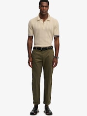 كريم - قميص بولو محبوك بارز الملمس بكُم قصير من Superdry - صورة 2 من 7