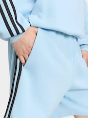Kevyt Sininen - adidas Essentials 3-Stripes French Terry Shorts - Kuva 5 / 5