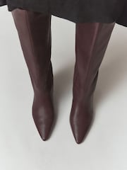 Burgundsko rdeča - Usnjeni škornji do kolen Forever Comfort® Chisel Toe Western Style - Slika 11 iz 11