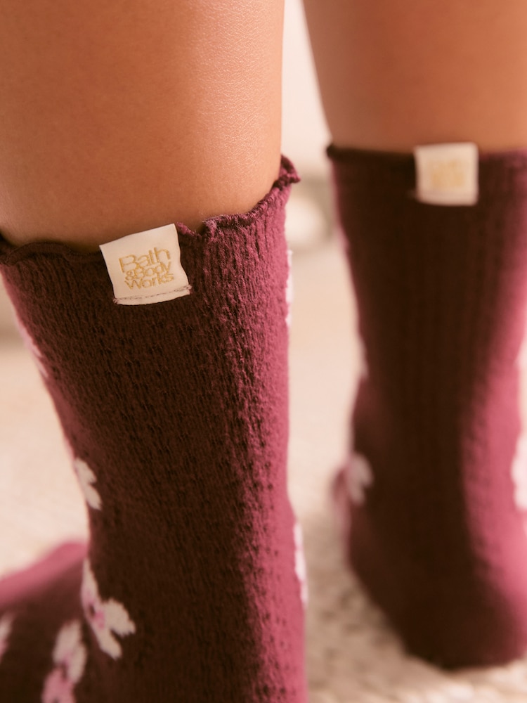 Bath & Body Works Berry Japanese Cherry Blossom Cosy Slipper Socks 2 Pack - Image 3 of 3 Bath & Body Works Berry Japanese Cherry Blossom Cosy Slipper Socks 2 Pack - Image 3 of 3