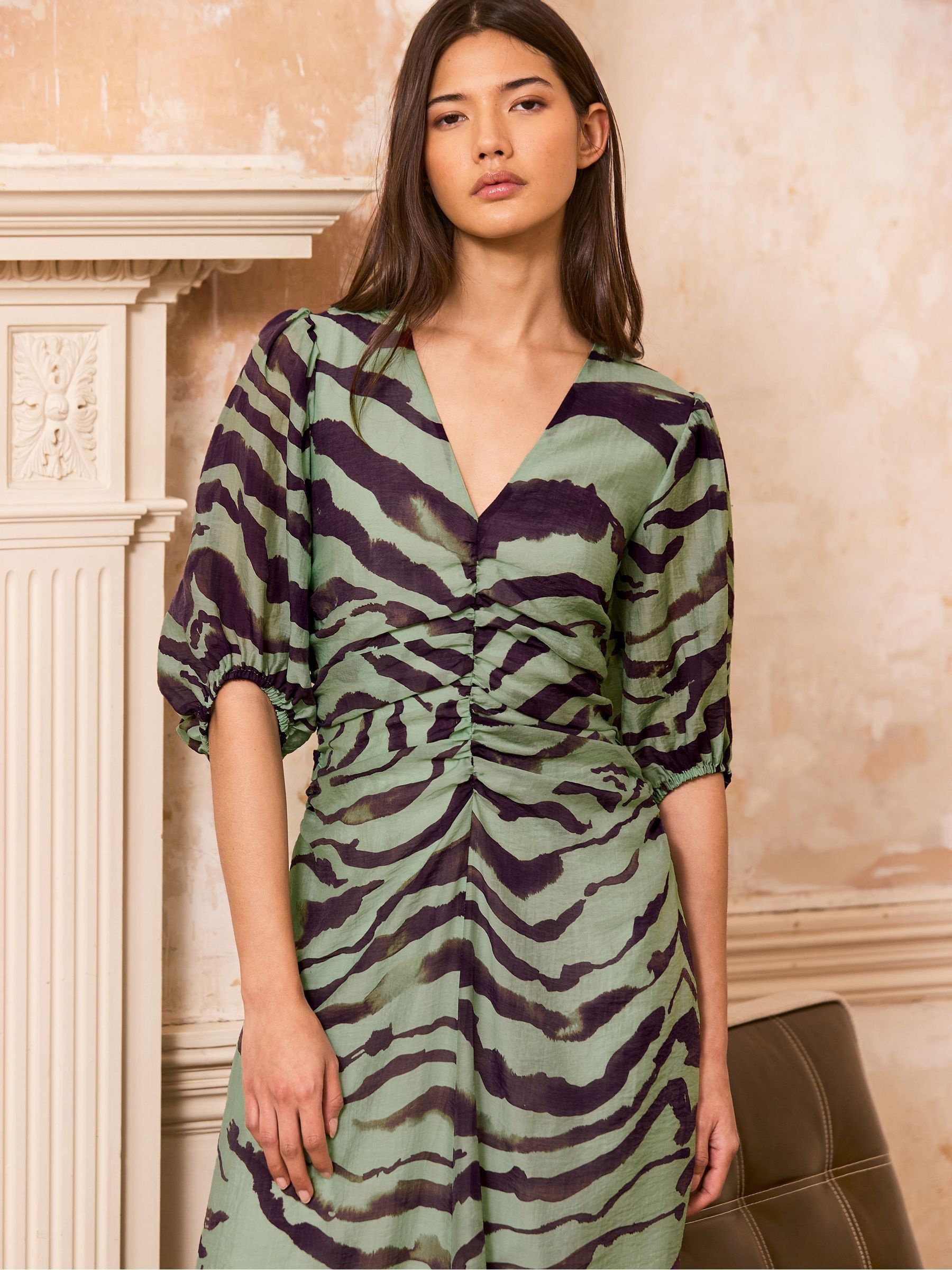 green and black zebra print dress Womens Ro&Zo Green Petite Zebra Print Puff Sleeve Dress US 2