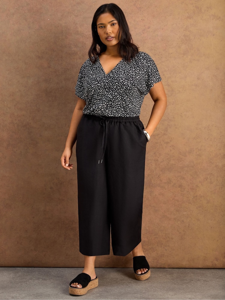 Live Unlimited Black Linen Blend Drawstring Cropped Trousers - Image 4 of 4