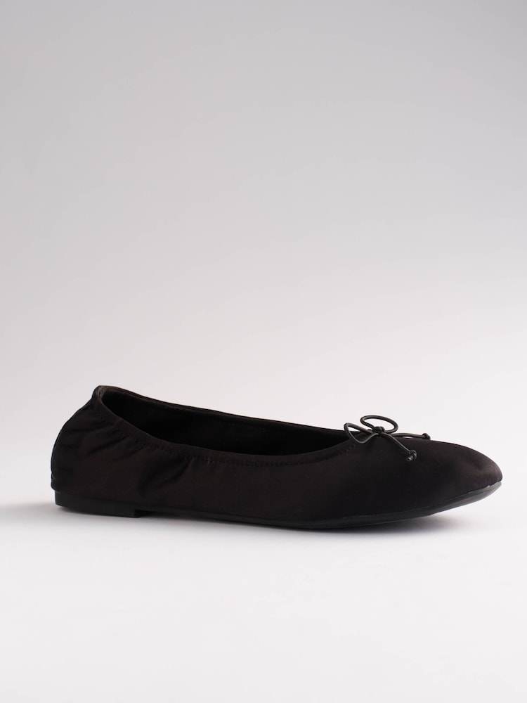 Schwarz - The Set Satin Round Toe Bow Ballet Flats - Bild 5 von 5 Schwarz - The Set Satin Round Toe Bow Ballet Flats - Bild 5 von 5