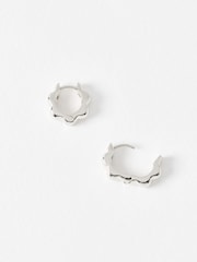 Oliver Bonas Sterling Silver Senna Scalloped Flower Clicker Hoop Earrings - Image 3 of 5