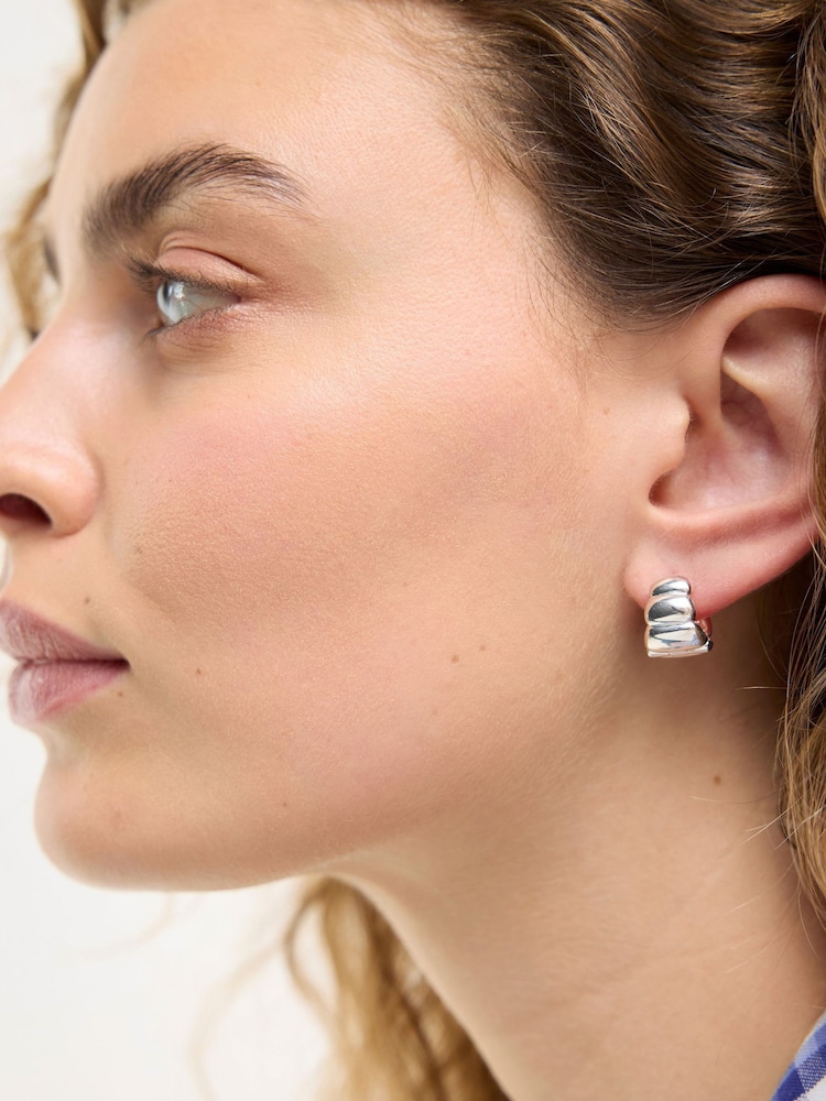 Oliver Bonas Sterling Silver Rosa Ridged Plated Clicker Hoop Earrings - Image 5 of 5