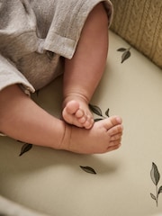 The Little Green Sheep 2 Pack Leaves Moses Basket Sheets - Image 2 of 4