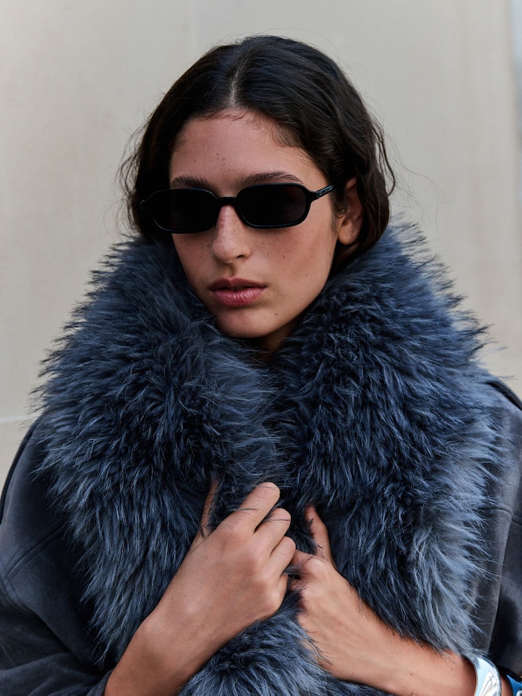 Сұр - Heavyweight Fur Scarf - 3суретінің 2 суреті