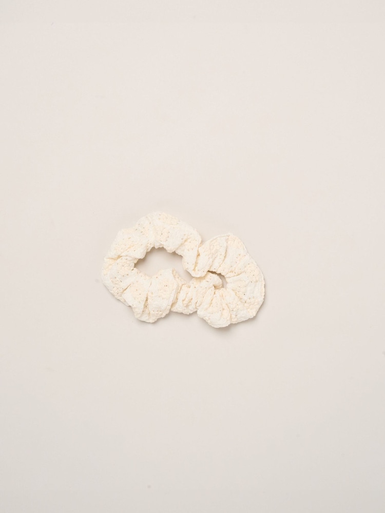 Miss White Textured Top Shorts And Scrunchie Outfit Set - Image 6 of 6