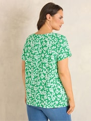 بلوزة Henley بأكمام قصيرة وتفصيل ثنية رفيعة من قماش سلوب من Evans - صورة 3 من 5