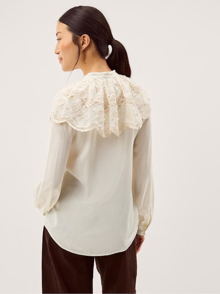 Monsoon Cora bluse med blondekrage - Bilde 2 av 5